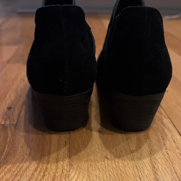 Me Too Black Ankle Booties - Picture 4 of 8